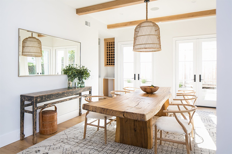 From simple to extravagant: 6 farmhouse dining table designs