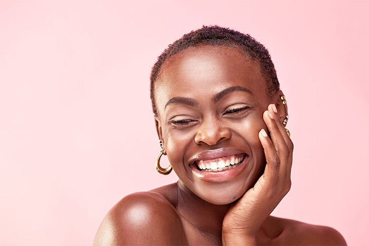 10 ways to naturally lighten skin at home