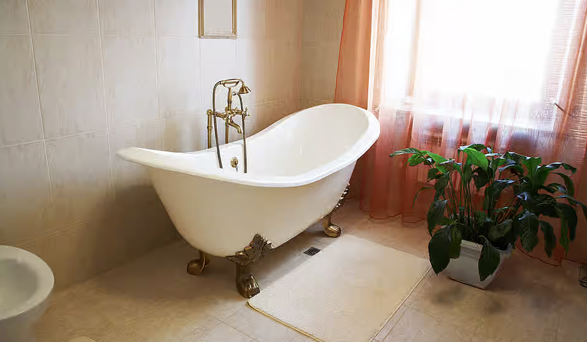 Vintage Tub & Bath Featured Image